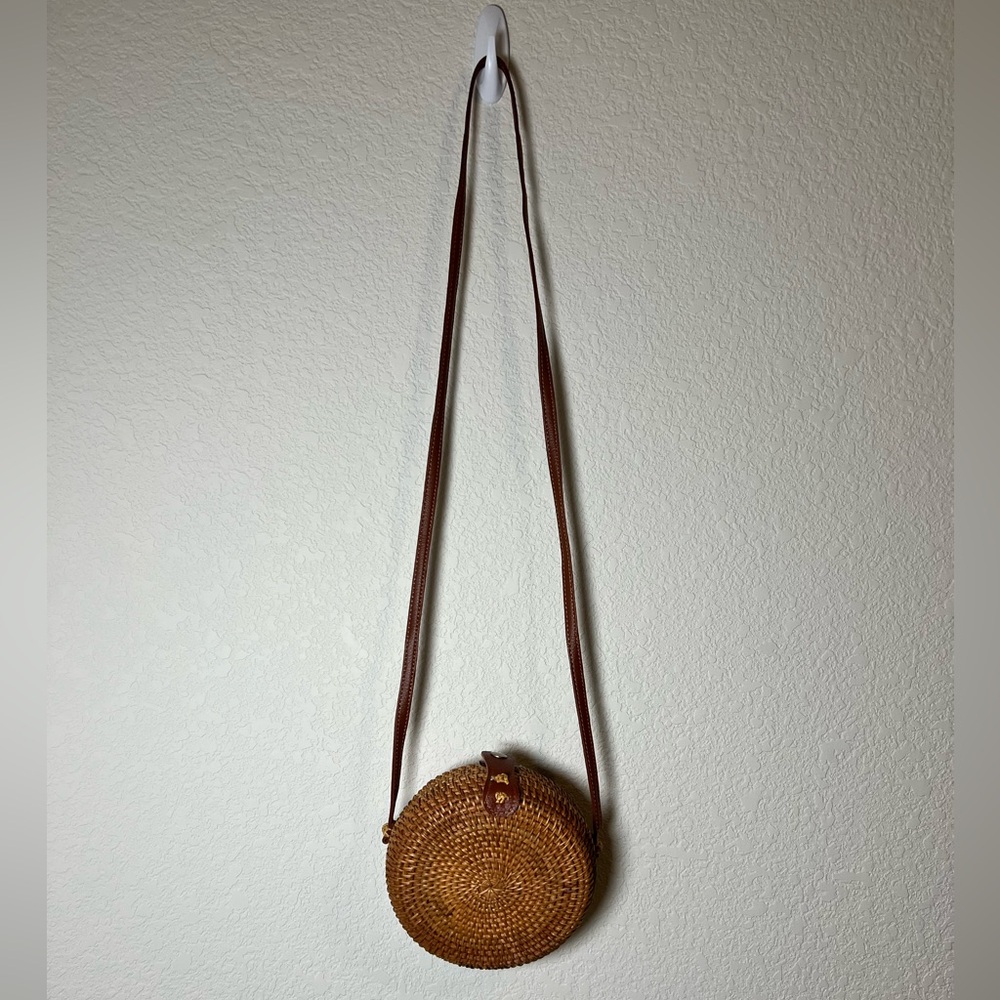 Round Woven Rattan Crossbody Bag with Clasp